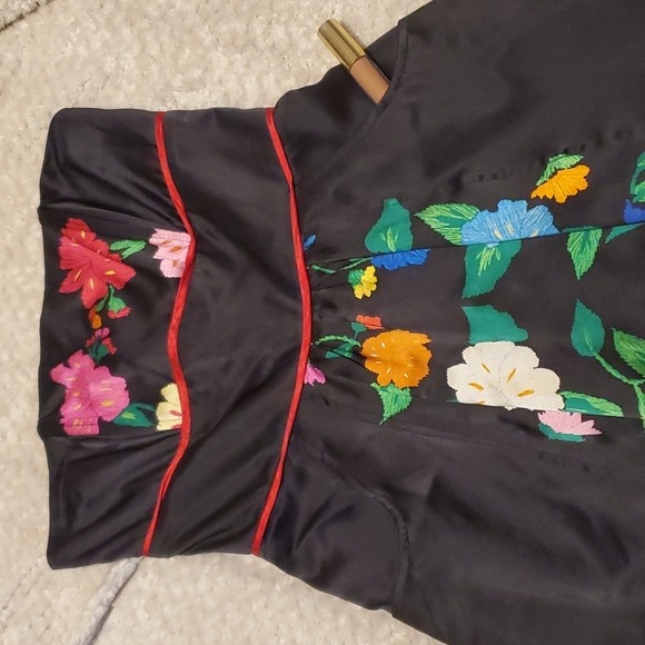 100% silk Voom by Joy Han black bubble dress with pockets, back zip - Picture 2 of 4